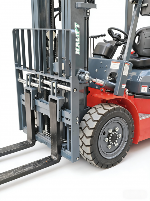 2500kg - 3500kg Diesel Forklifts Lowest 5800USD with integral sideshift / fork positioner